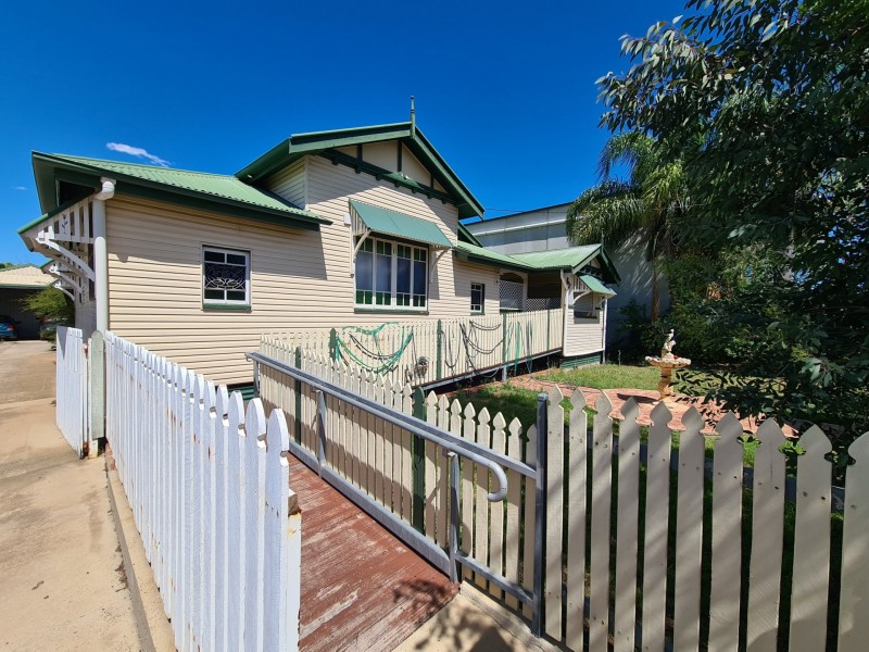 52 Hawthorne Street, Roma QLD 4455