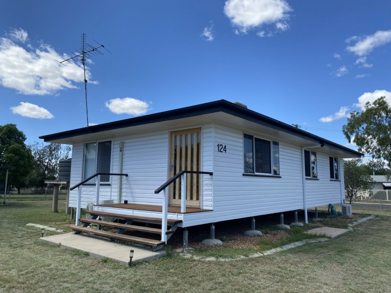 124 Charles Street, Roma QLD 4455