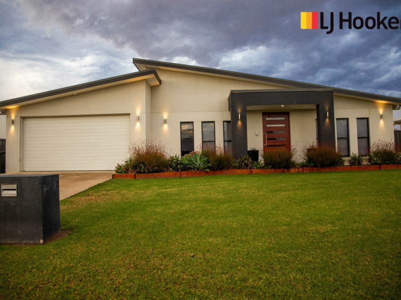 17 Beetson Drive, Roma QLD 4455