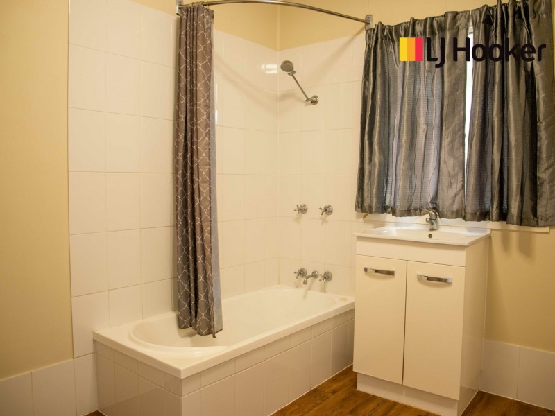 30 Charles Street, Roma QLD 4455