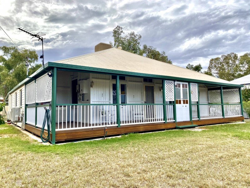 25 William Street, Roma QLD 4455