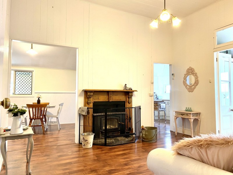 25 William Street, Roma QLD 4455