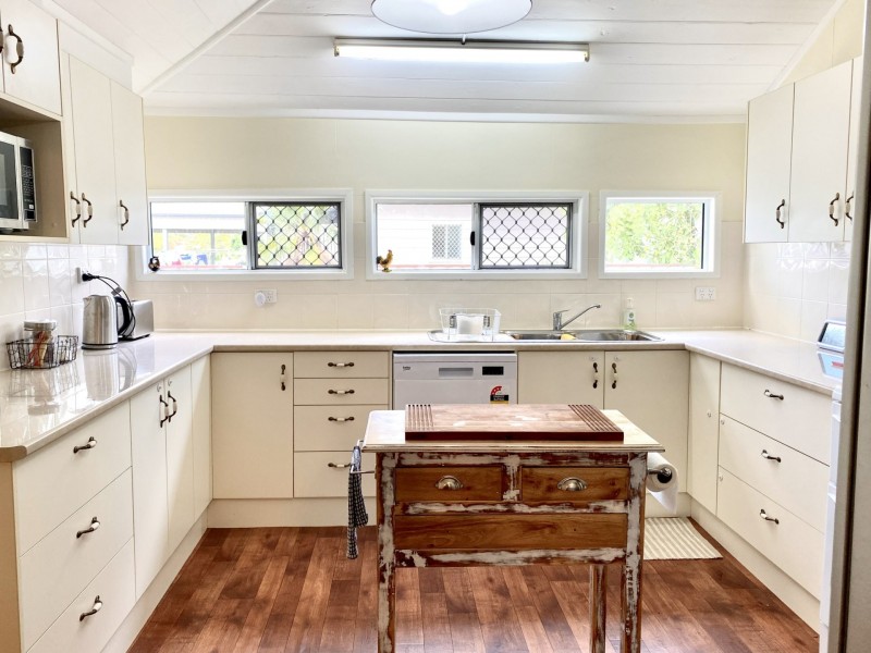 25 William Street, Roma QLD 4455
