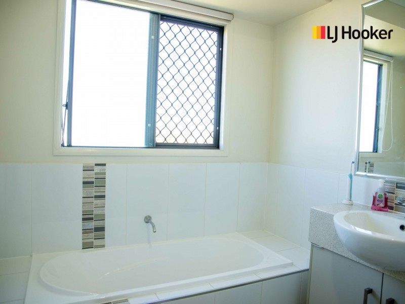 26 Beetson Drive, Roma QLD 4455