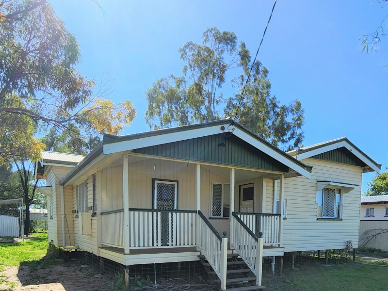 11 Derry Street, Roma QLD 4455