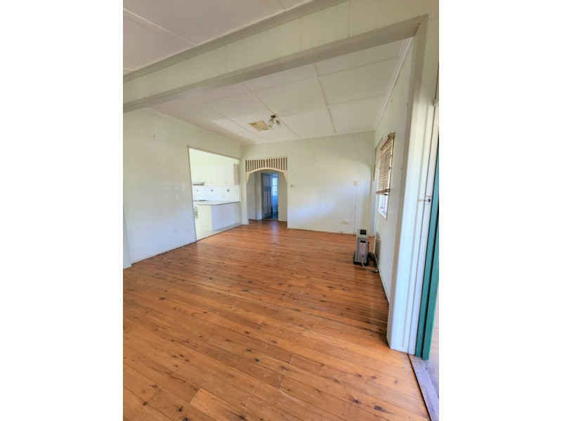 11 Derry Street, Roma QLD 4455