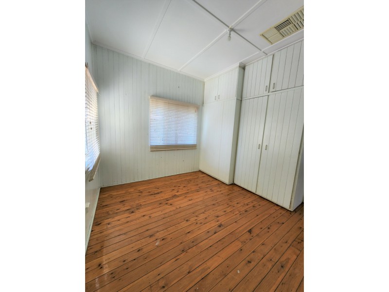 11 Derry Street, Roma QLD 4455