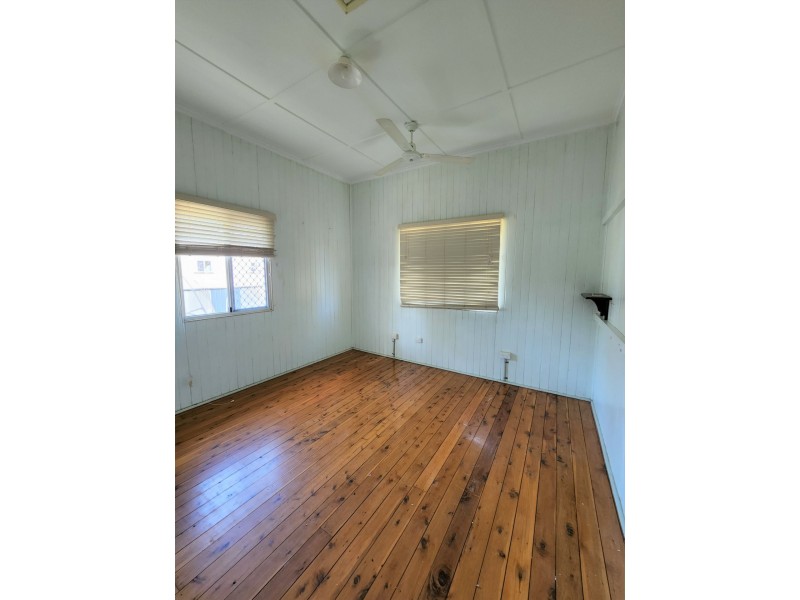 11 Derry Street, Roma QLD 4455