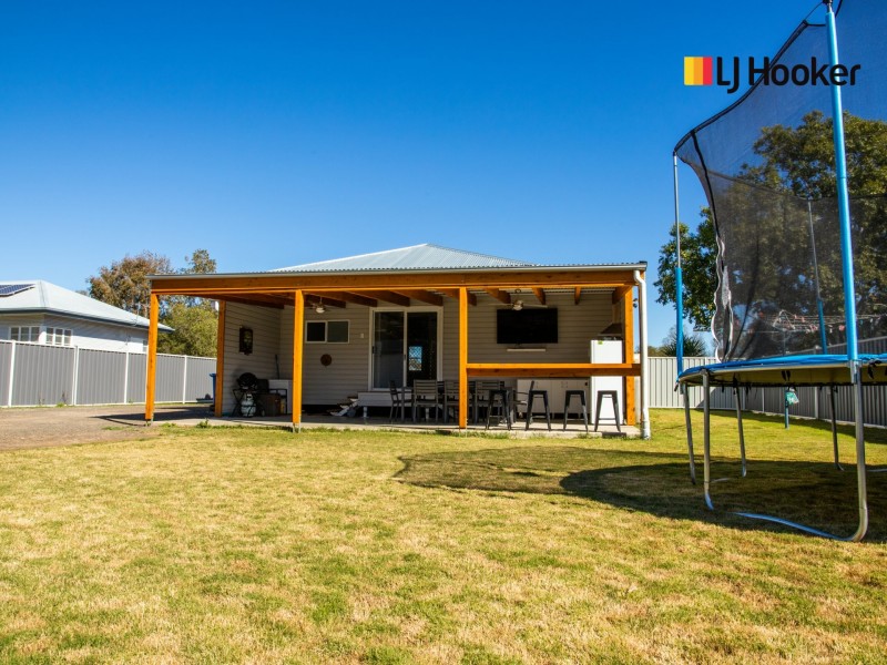 108 Arthur Street, Roma QLD 4455