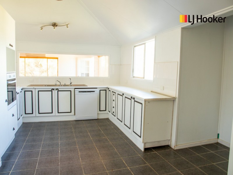 14 Lovell Street, Roma QLD 4455