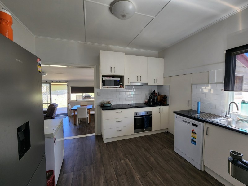 87 Hawthorne Street, Roma QLD 4455