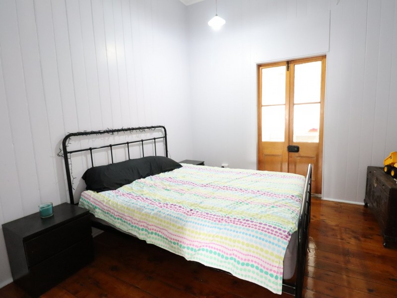 12 Lewis Street, Roma QLD 4455