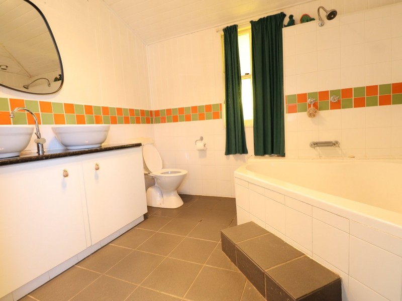 12 Lewis Street, Roma QLD 4455