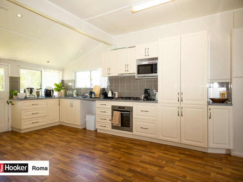 7 Queen Street, Roma QLD 4455