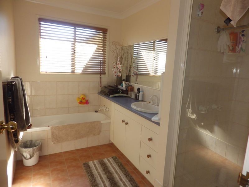 1 Ivy Street, Roma QLD 4455