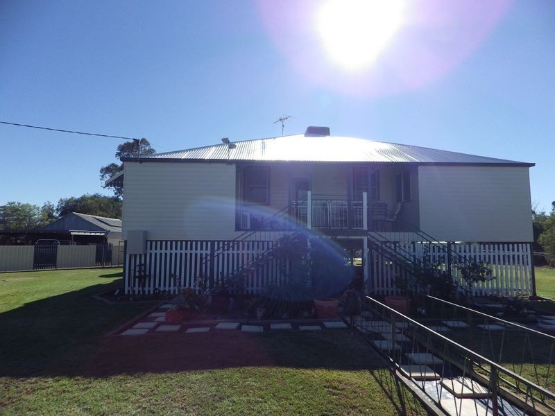 6 Chambers Street, Amby QLD 4462