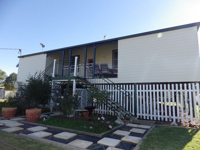 6 Chambers Street, Amby QLD 4462