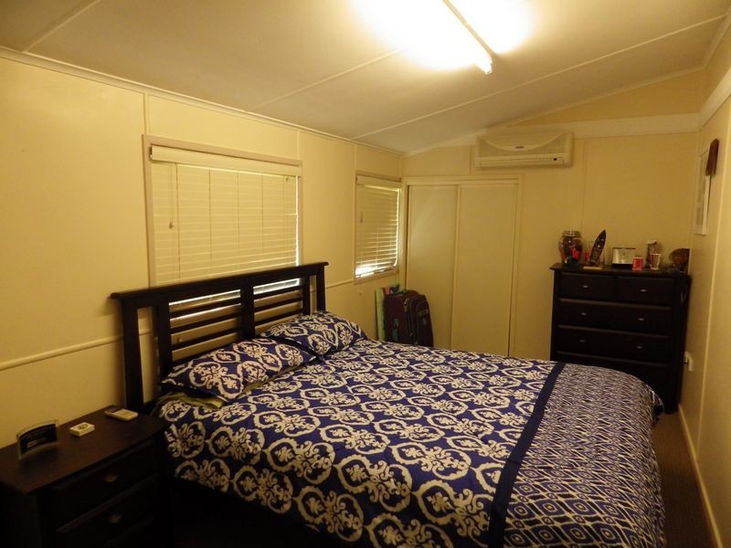 6 Chambers Street, Amby QLD 4462