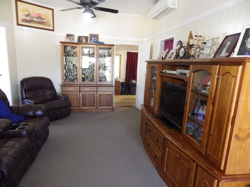 6 Chambers Street, Amby QLD 4462