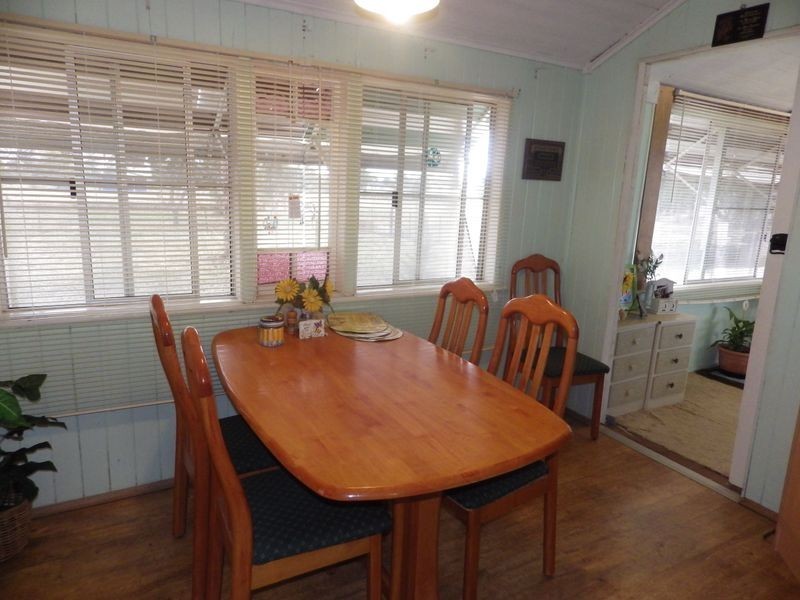 24 Russell Street, Wallumbilla QLD 4428