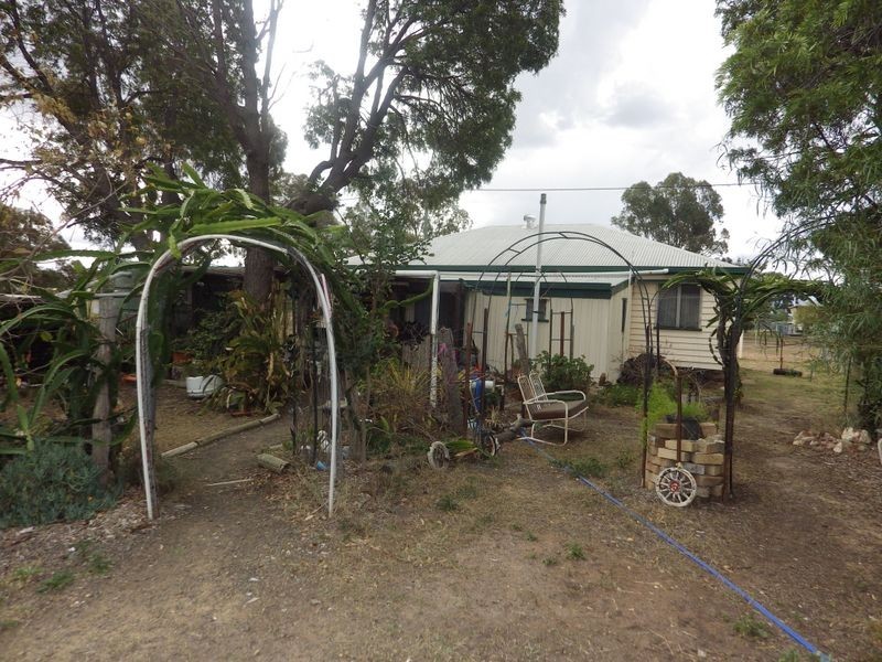 24 Russell Street, Wallumbilla QLD 4428