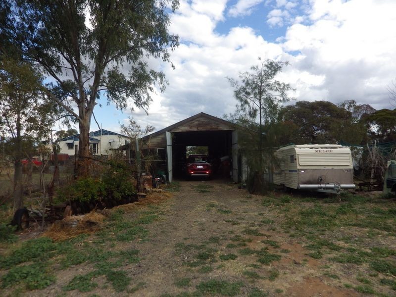24 Russell Street, Wallumbilla QLD 4428