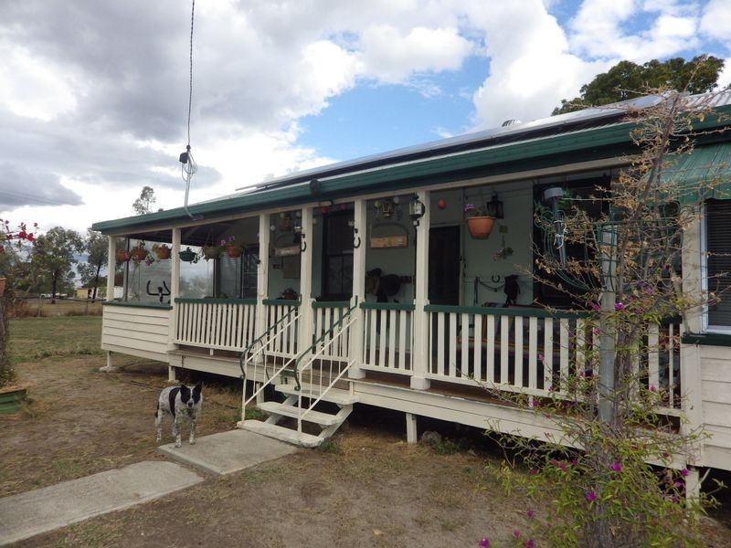24 Russell Street, Wallumbilla QLD 4428