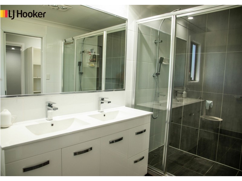 172 Woodside Road, Roma QLD 4455