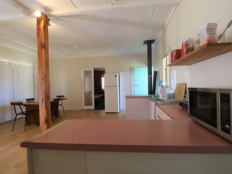 34 Ronald Street, Injune QLD 4454