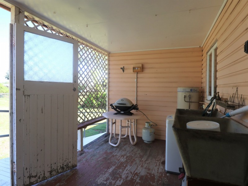 34 Ronald Street, Injune QLD 4454