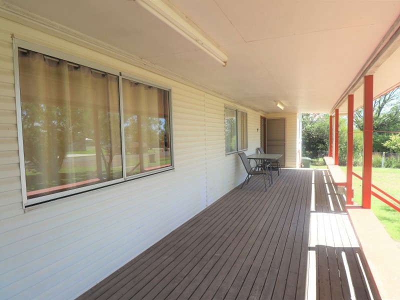 34 Ronald Street, Injune QLD 4454