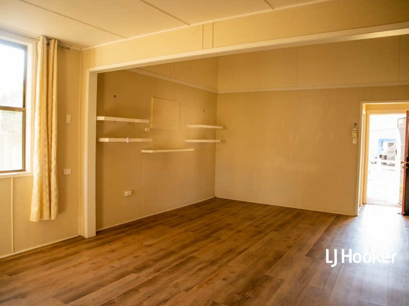 16 Hoffman Street, Roma QLD 4455