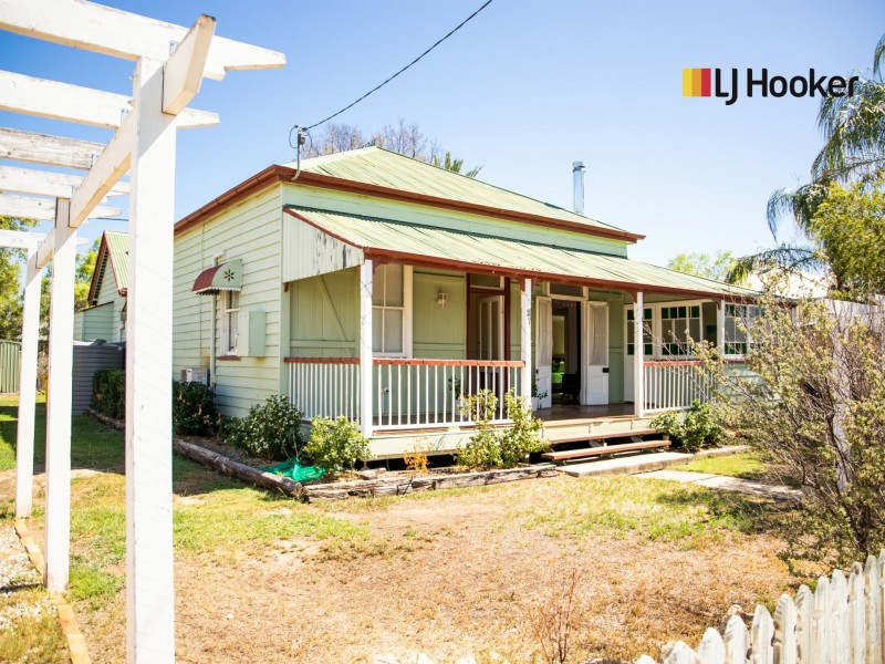 37 William Street, Roma QLD 4455
