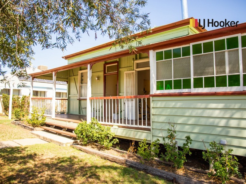 37 William Street, Roma QLD 4455