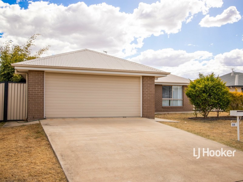 11 Lockyer Crescent, Roma QLD 4455
