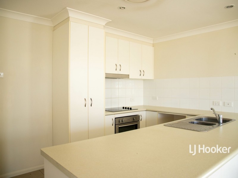 11 Lockyer Crescent, Roma QLD 4455