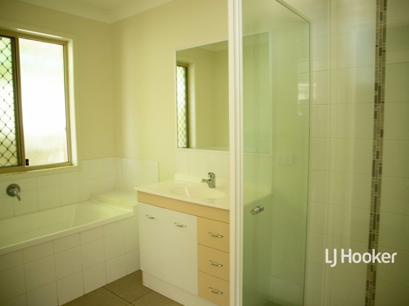 11 Lockyer Crescent, Roma QLD 4455