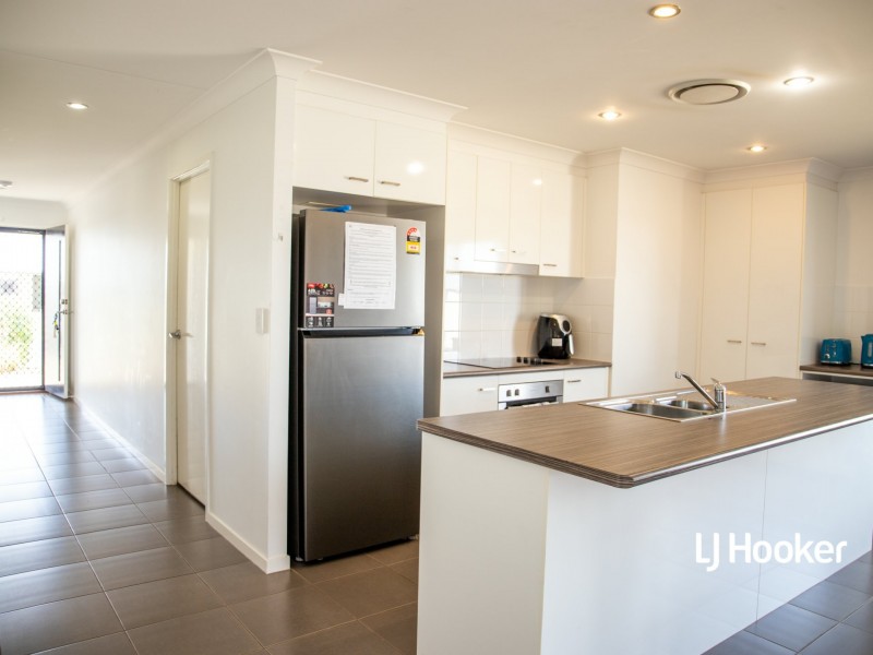 42 Howard Street, Roma QLD 4455