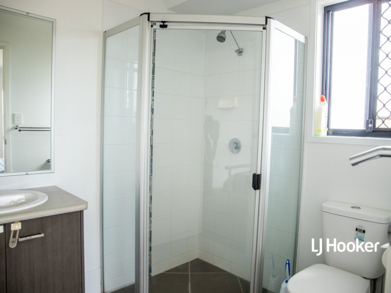 42 Howard Street, Roma QLD 4455