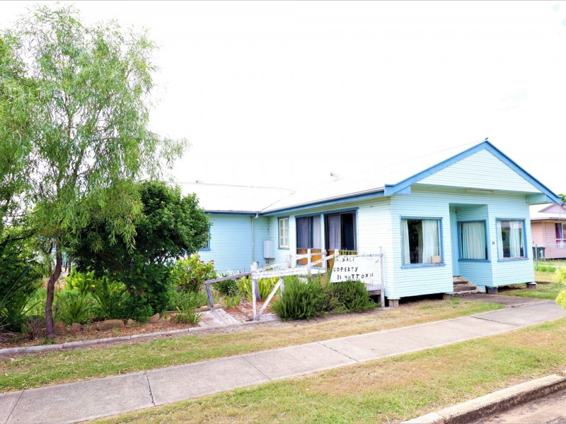 31 Hutton Street, Injune QLD 4454