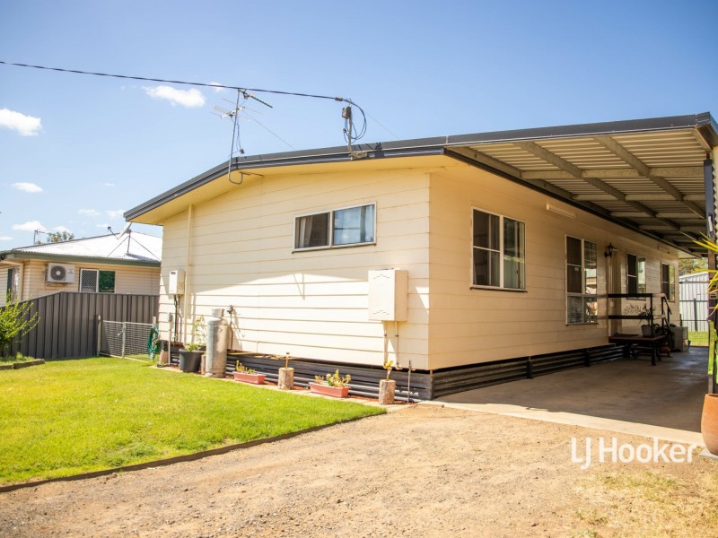 30 Hoffman Street, Roma QLD 4455