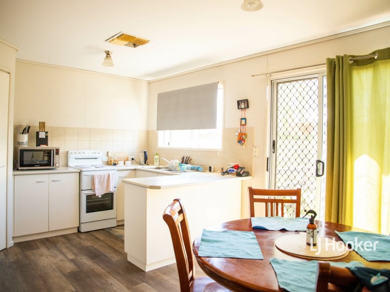 30 Hoffman Street, Roma QLD 4455