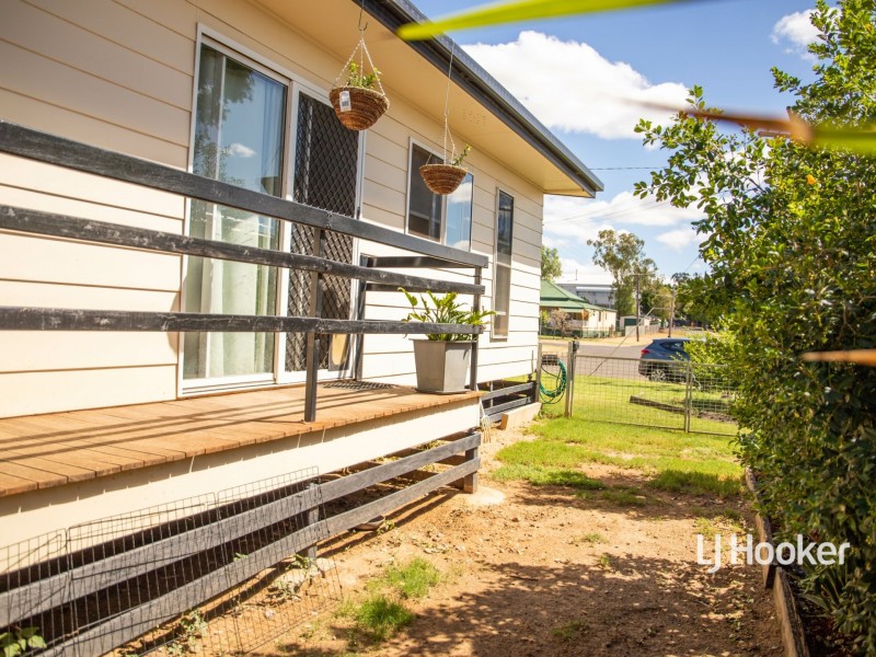 30 Hoffman Street, Roma QLD 4455