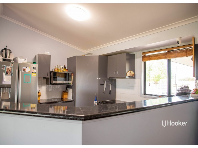 110 Six Mile Road, Roma QLD 4455