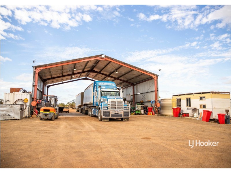 110 Six Mile Road, Roma QLD 4455