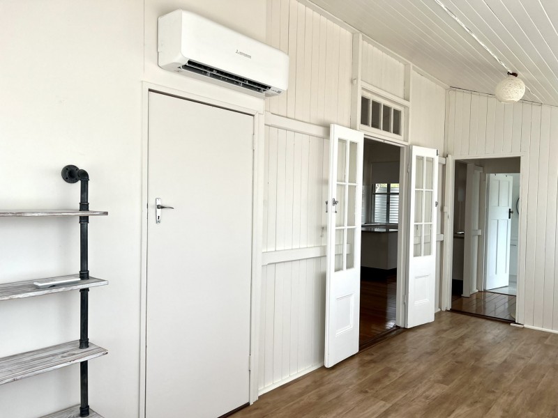 10 School Street, Amby QLD 4462