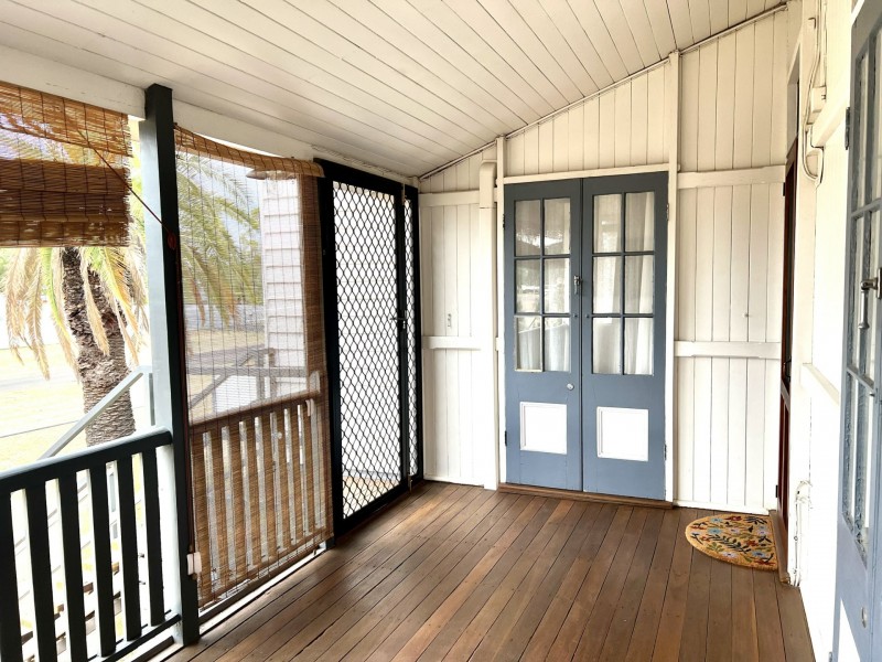 10 School Street, Amby QLD 4462