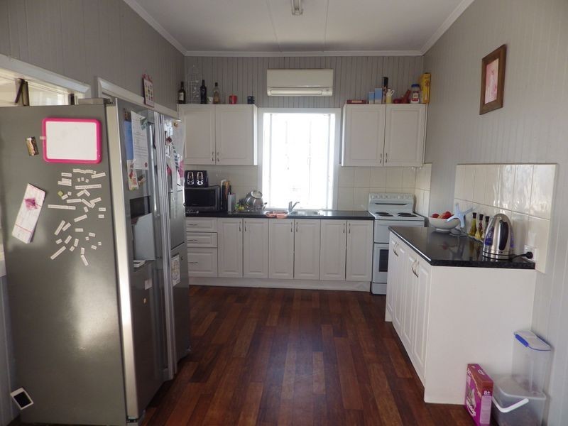 83 Charles Street, Roma QLD 4455