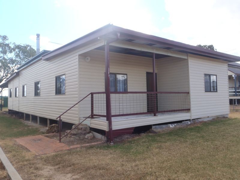 15 Burke Street, Wallumbilla QLD 4428