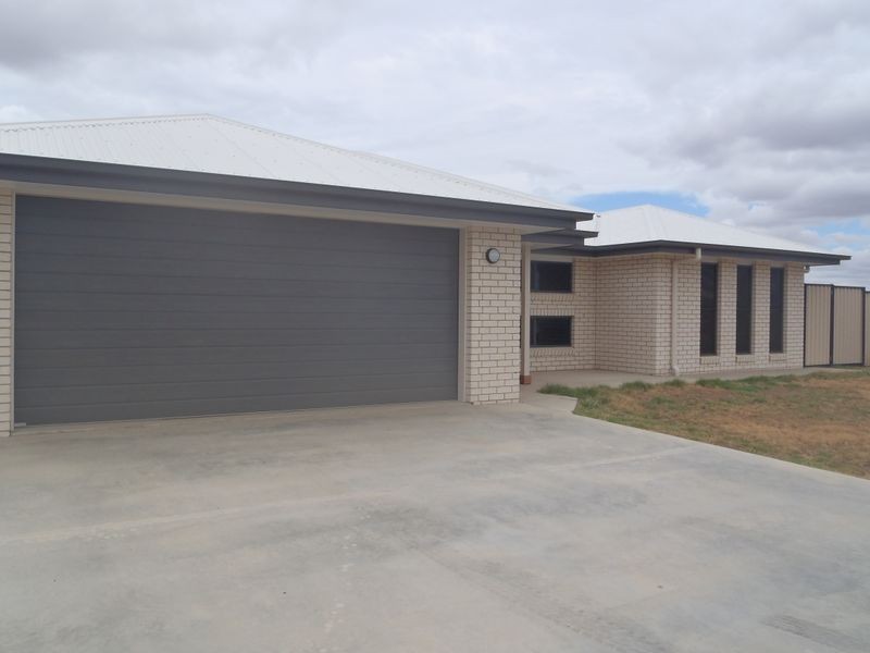 22 Beetson Drive, Roma QLD 4455